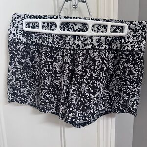 Lululemon Hotty Hotty short.  (2 inch)
